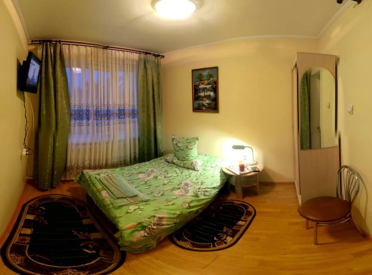 Navigator Bed & Breakfast Cernăuți Exterior foto